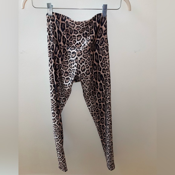Onzie High Waist athletic workout Leggings XS Leopard print - Picture 3 of 6